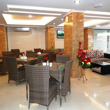 Maranatha Grand Hotel Джокьякарта Экстерьер фото