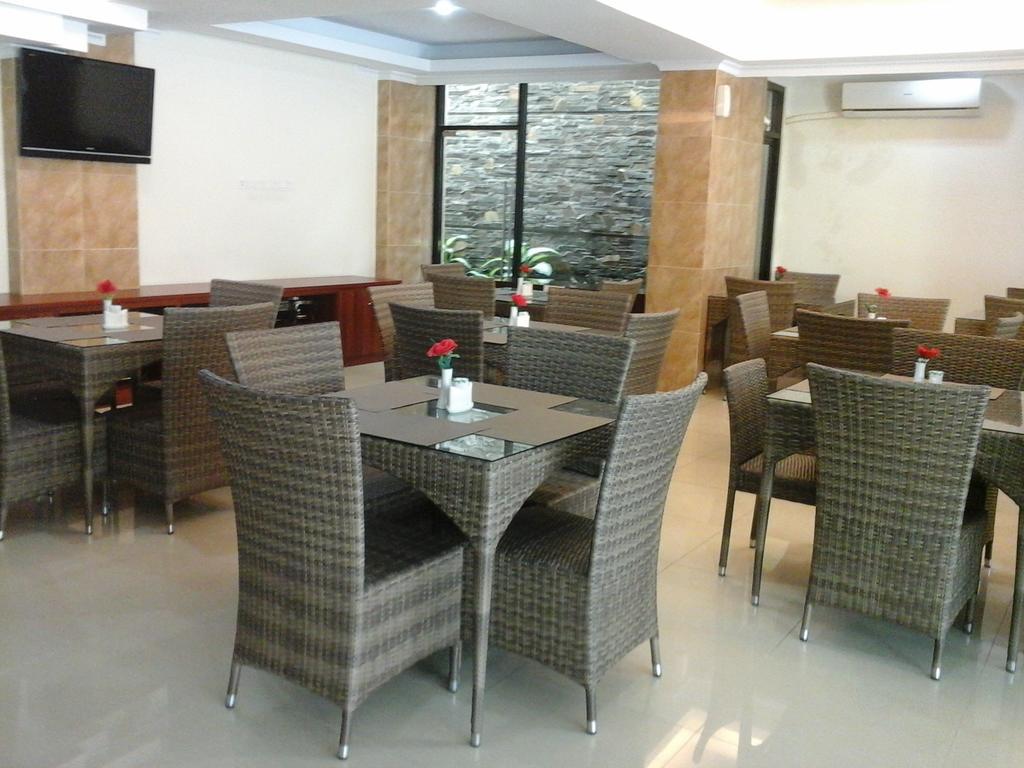 Maranatha Grand Hotel Джокьякарта Экстерьер фото