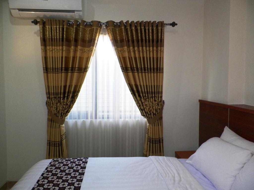 Maranatha Grand Hotel Джокьякарта Экстерьер фото