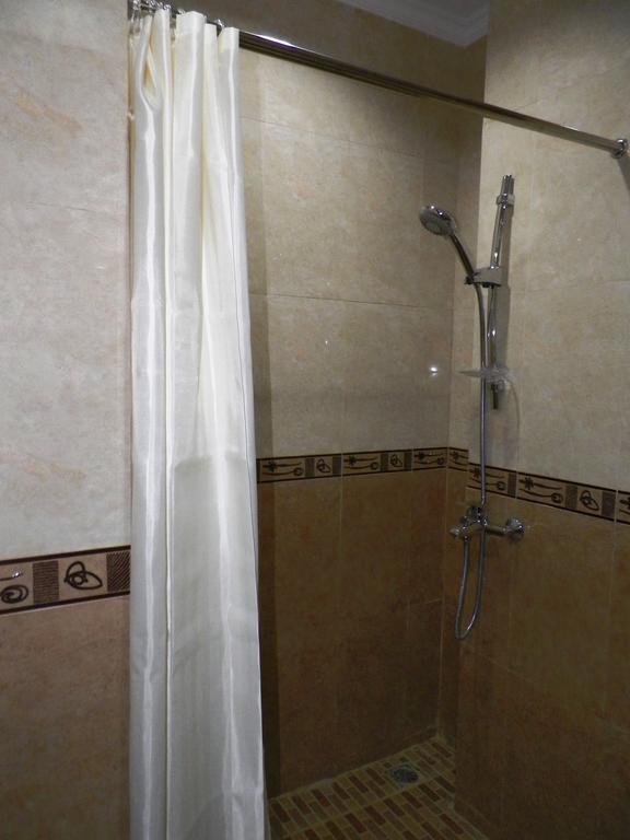 Maranatha Grand Hotel Джокьякарта Номер фото