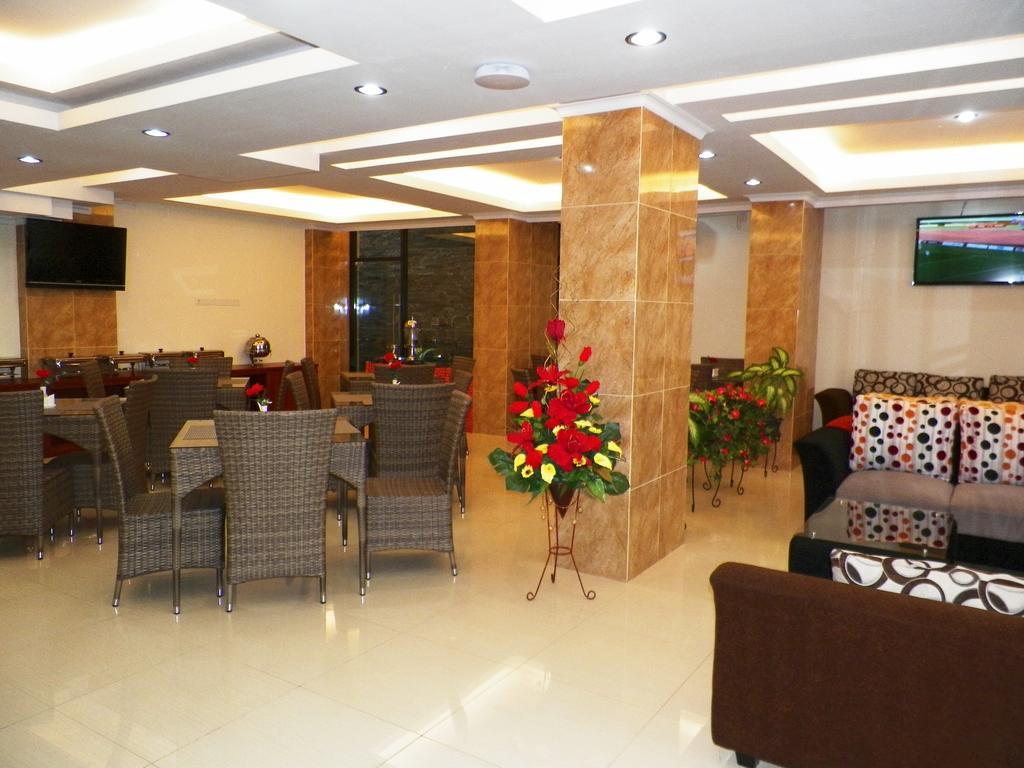 Maranatha Grand Hotel Джокьякарта Экстерьер фото