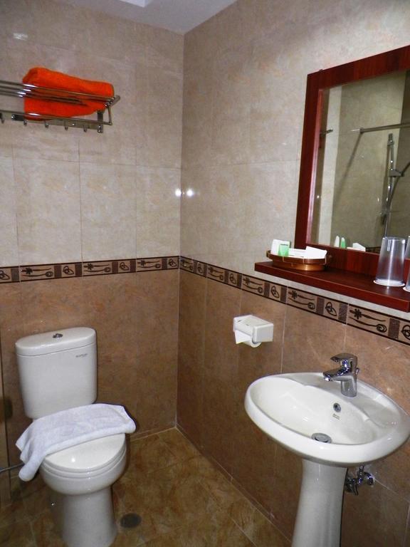 Maranatha Grand Hotel Джокьякарта Экстерьер фото