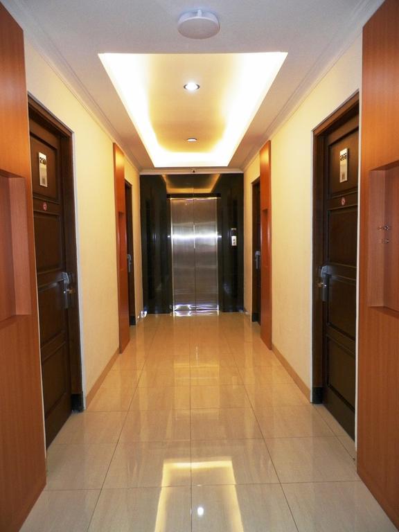 Maranatha Grand Hotel Джокьякарта Экстерьер фото