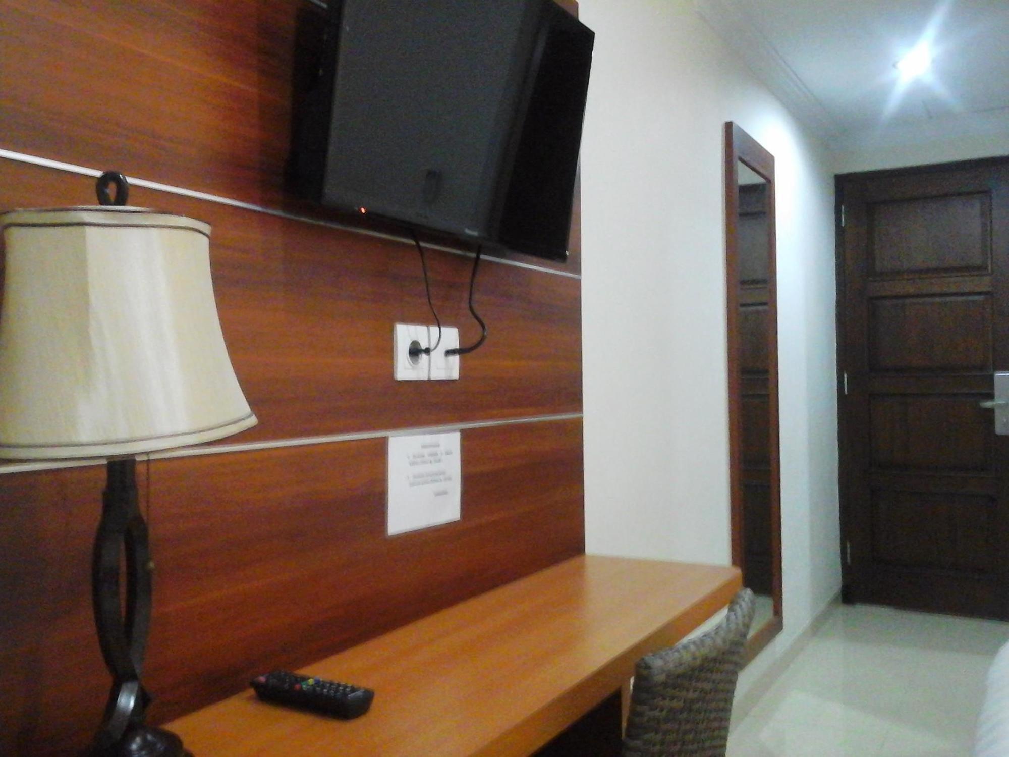 Maranatha Grand Hotel Джокьякарта Экстерьер фото