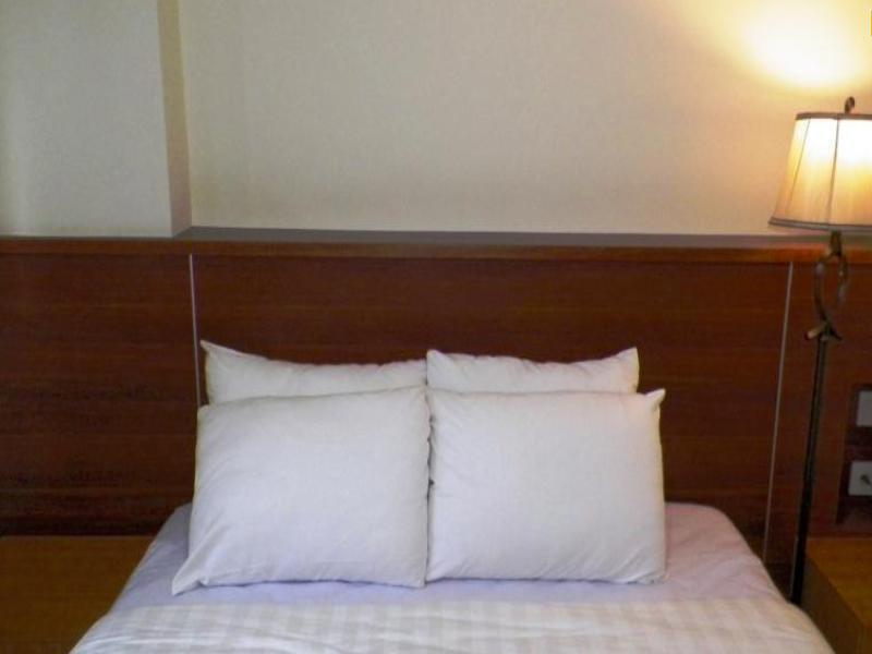 Maranatha Grand Hotel Джокьякарта Экстерьер фото